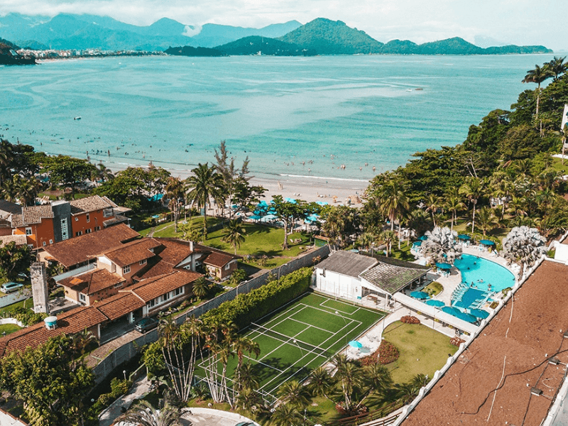 Por que se hospedar em um hotel pé na areia como o Wembley Inn Hotel?
