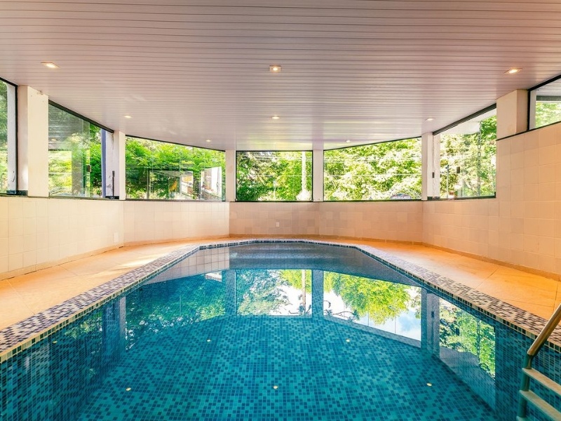 Piscina Coberta e Aquecida