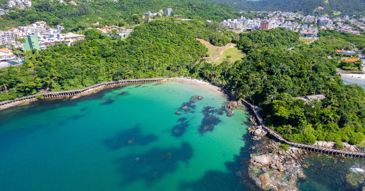 Descubra a melhor praia de Bombinhas