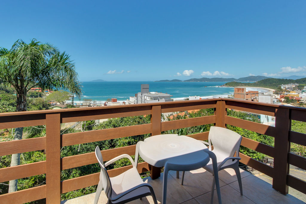 Descubra o Inverno em Bombinhas: Sol, Tranquilidade e Experiências Inesquecíveis na Pousada do Arvoredo