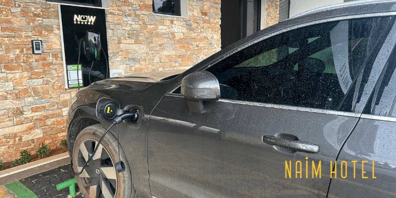 Naim Hotel: Conforto, Sustentabilidade e Carregador para Carros Elétricos em Capitólio