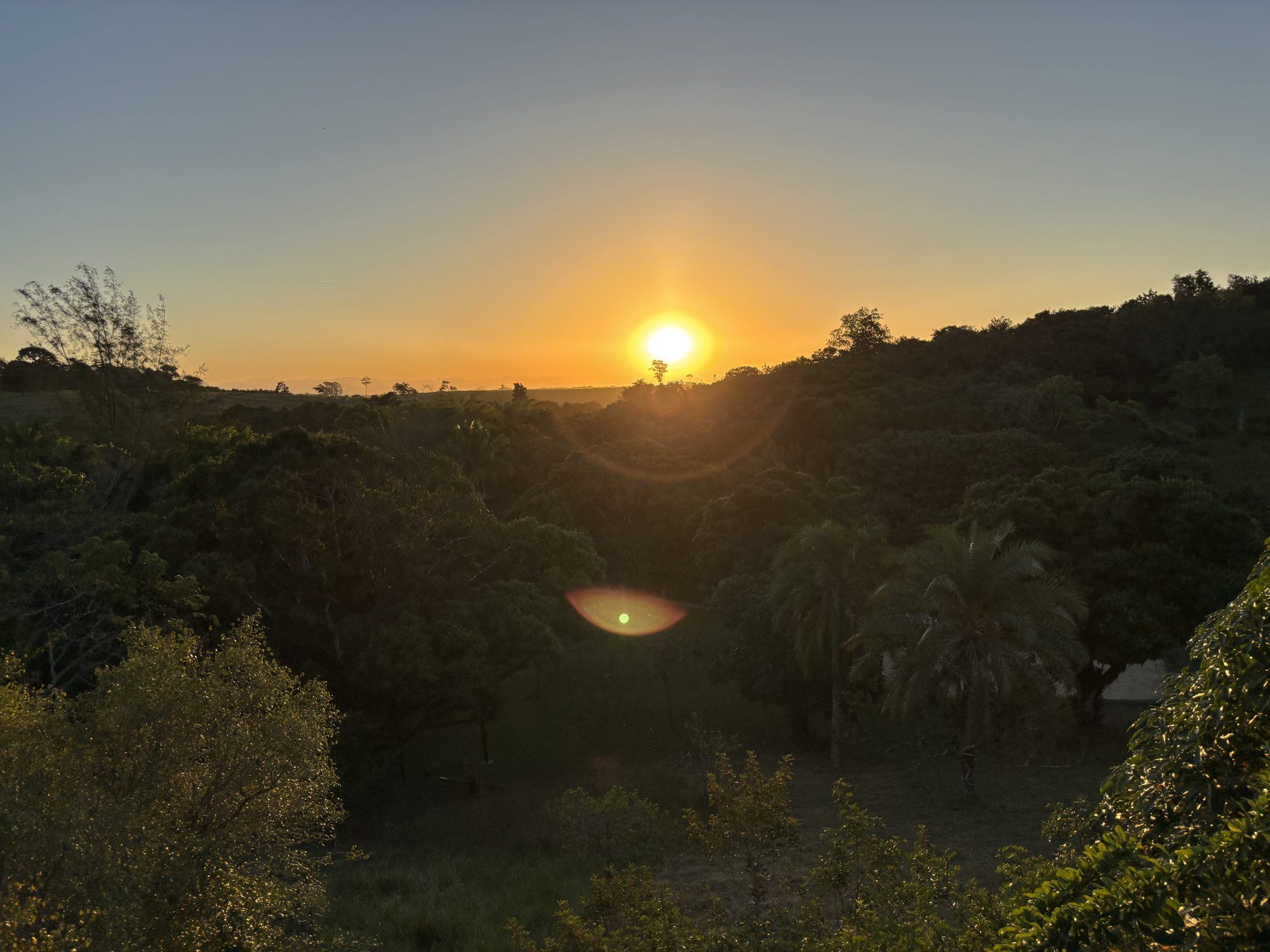 Pôr do sol sobre o vale