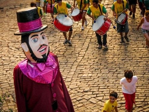 Carnaval em São Bento do Sapucaí: conheça o bloco Zé Pereira